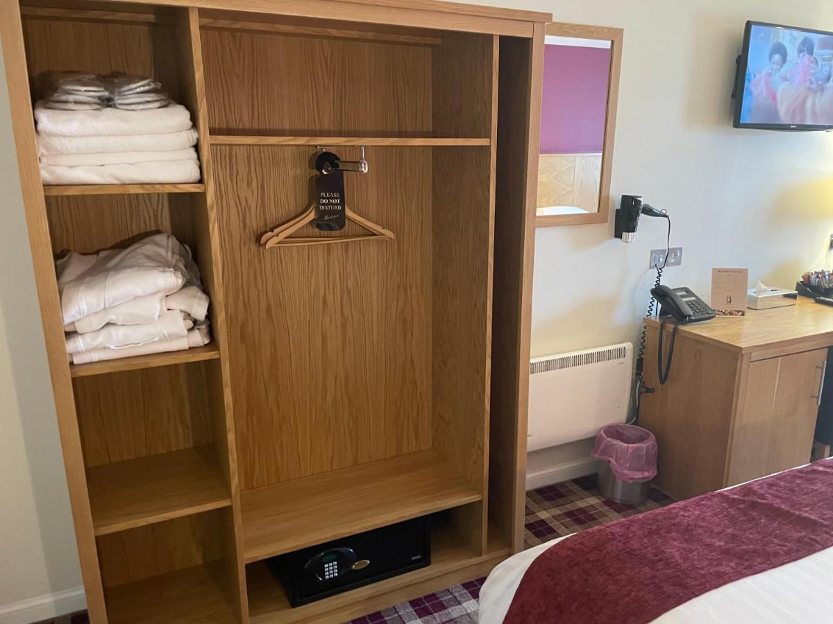 19th Hole Hotel, Hotel